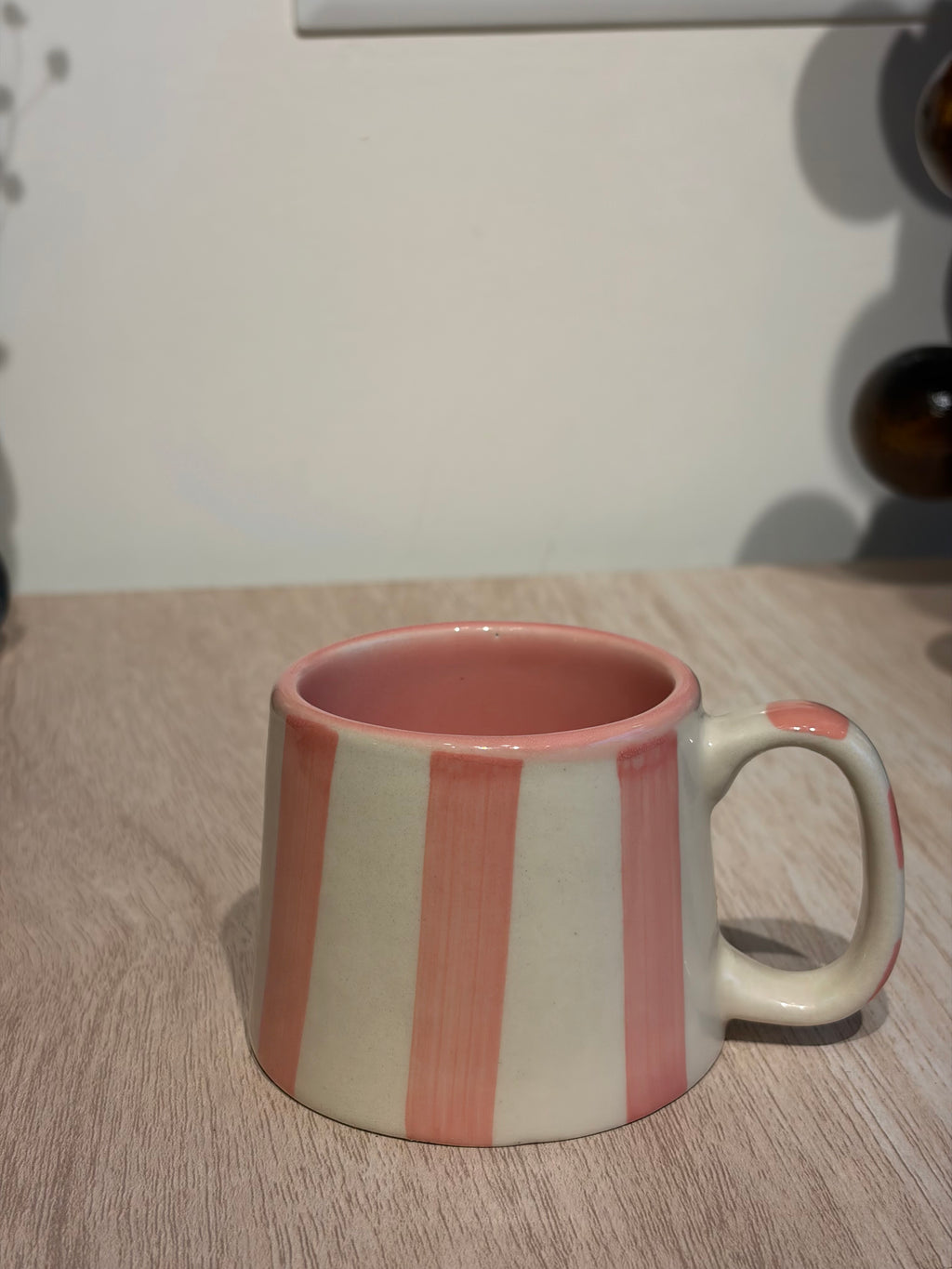 Light pink strip mug